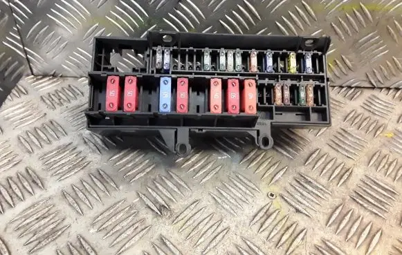 BMW 7 E65 E66 Fuse box set 6900582