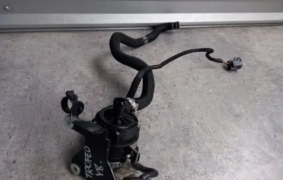 Maserati Levante Water pump 