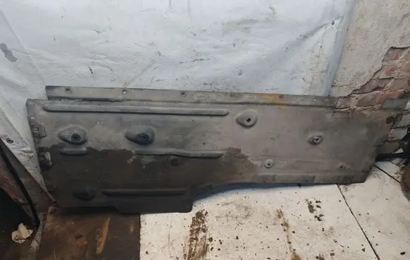BMW 3 E90 E91 Center/middle under tray cover