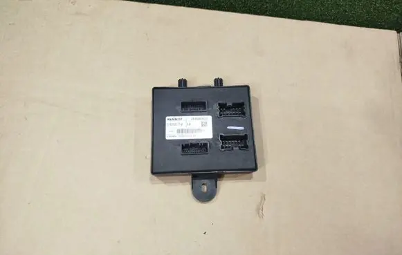 Renault Trafic III (X82) Engine control unit/module ECU 231A08052R 524454F04 2746251728