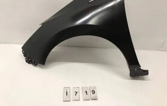 Nissan Leaf II (ZE1) Fender F3101-5SHMA