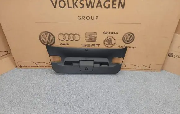 Volkswagen Golf VII Tailgate trim 5G6867605E