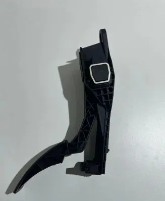 Mercedes-Benz ML W164 Accelerator throttle pedal A1643000004 ZG3608 161105