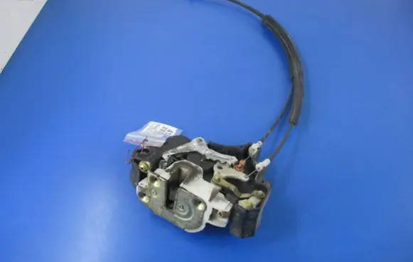 Mitsubishi Colt CZ3 Front door lock