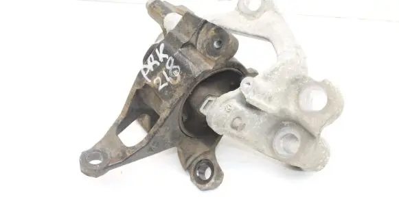 Mazda 3 II Engine mount bracket