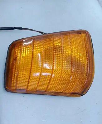 Mercedes-Benz 207 310 Front indicator light E206r019646