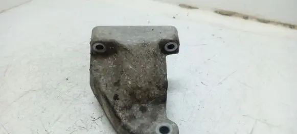 Mercedes-Benz CLS C219 Engine mounting bracket A6422230004