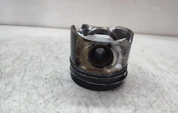 Piston