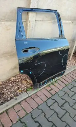 Jeep Cherokee Rear door