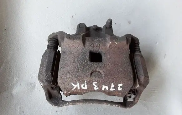 Nissan Juke I F15 Front brake caliper 41011ET00A