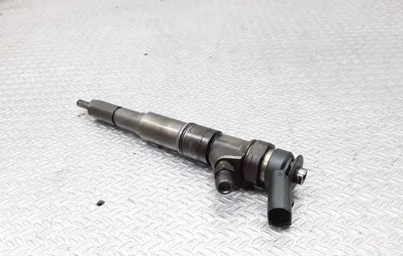 BMW 5 E60 E61 Fuel injector 0445110131