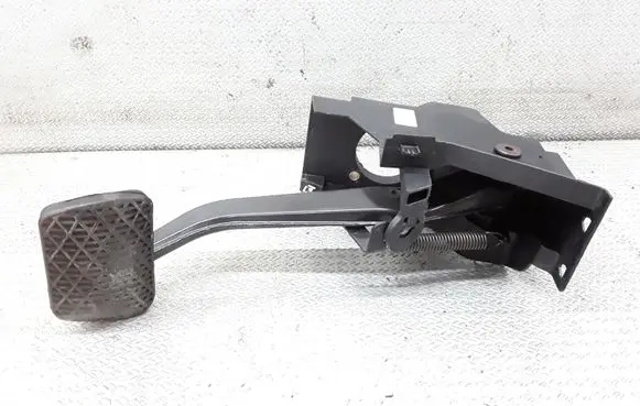 Mercedes-Benz C W203 Brake pedal 2032900719