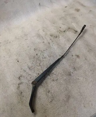 Seat Alhambra (Mk1) Front wiper blade arm 7M3955409