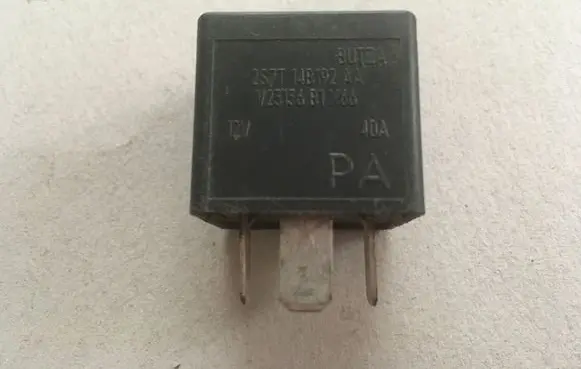 Ford Mondeo Mk III Other relay 2S7T14B192AA