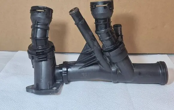 Volkswagen Golf VII Engine coolant pipe/hose 04L121026L 04L121071E 04L121111