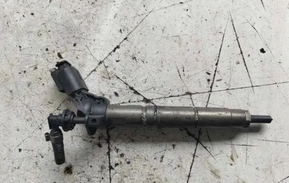 Mercedes-Benz CLS C219 Fuel injector 0445115076