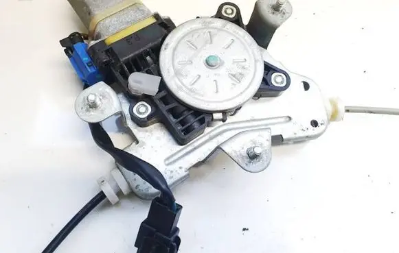 Chevrolet Captiva Rear door window regulator motor 25937971 001100951181