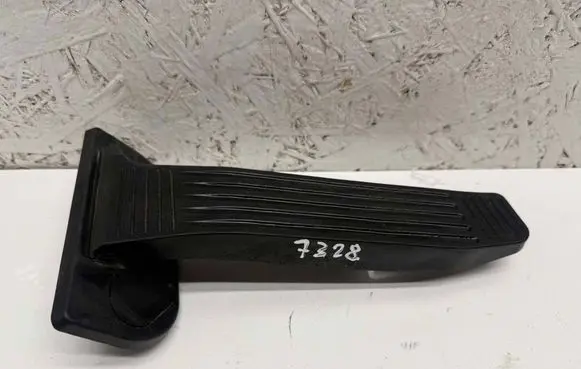 Toyota RAV 4 (XA50) Accelerator throttle pedal