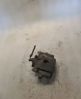 Toyota RAV 4 (XA20) Front brake caliper