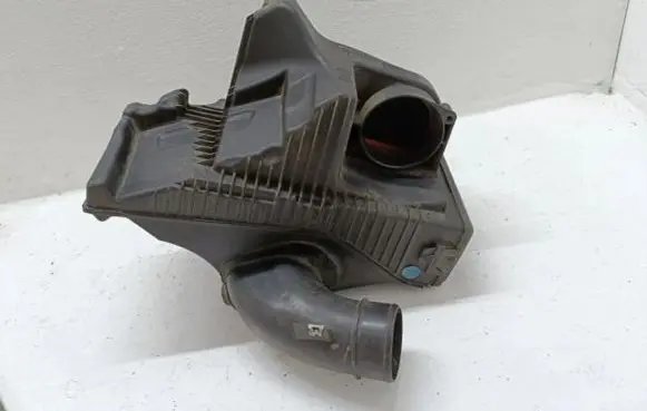 Renault Master II Air filter box