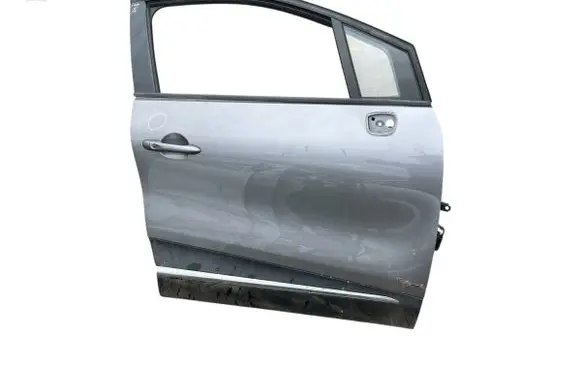 Renault Captur Front door