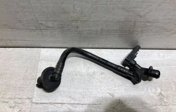 Audi A4 S4 B9 Vacuum line/pipe/hose 8W1611931N