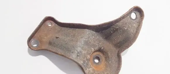 Hyundai Trajet Engine mounting bracket