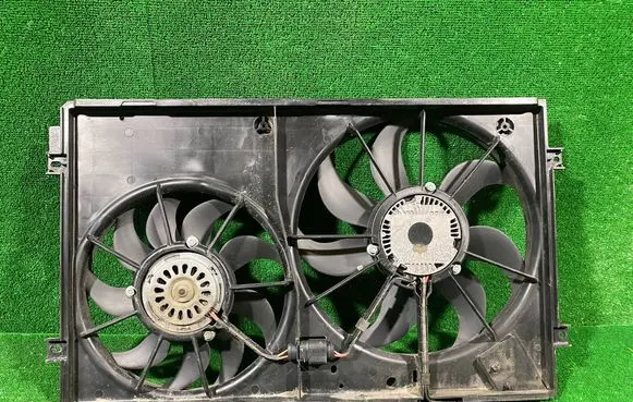 Volkswagen Golf V Electric radiator cooling fan 1K0121207T