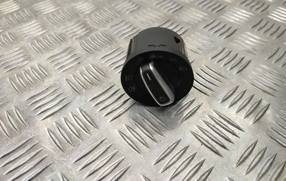 Volkswagen Golf VI Light switch