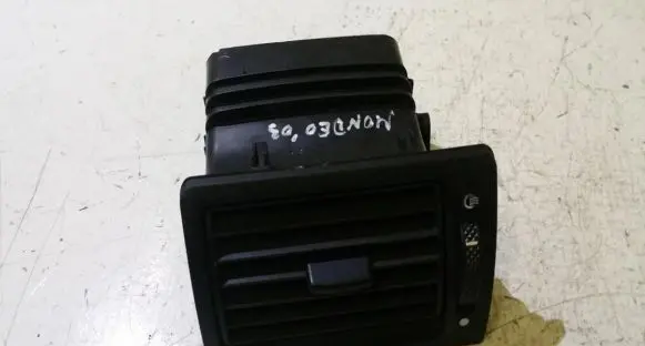 Ford Mondeo Mk III Dash center air vent grill
