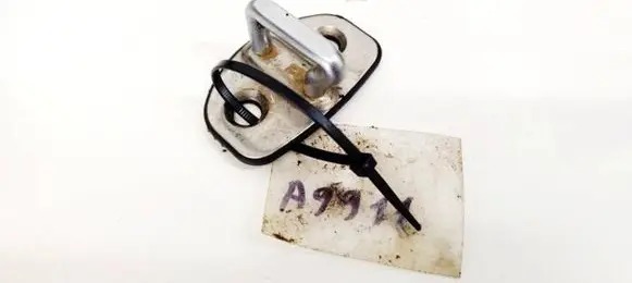 Skoda Octavia Mk2 (1Z) Front door lock loop/hook striker 6Y0837033C 1Z0837033C