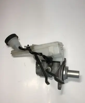 Nissan Juke I F15 Master brake cylinder 32070587