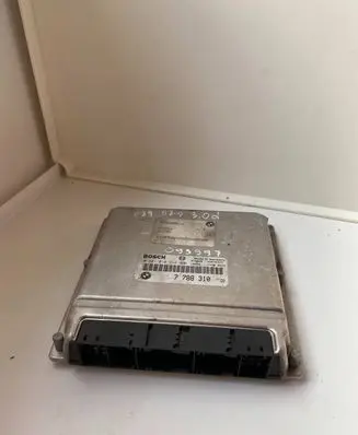 BMW 5 E39 Engine control unit/module 7788310 0281010314