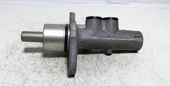 Audi A6 S6 C5 4B Master brake cylinder