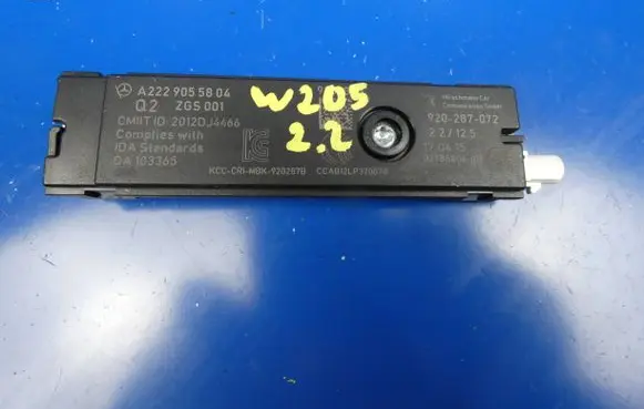 Mercedes-Benz C W205 Aerial antenna amplifier A2229055804 ZGS001 2012DJ4466