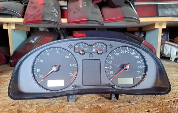 Volkswagen PASSAT B5 Speedometer (instrument cluster) 3B0919861B 110008793010