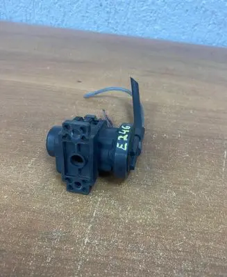Mercedes-Benz E W210 Turbo solenoid valve 0005450327 E246