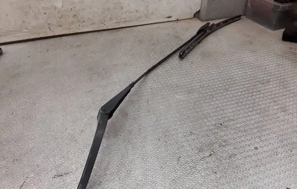 Renault Trafic III (X82) Windshield/front glass wiper blade 288864419R 93867989