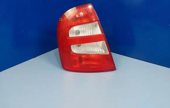 Skoda Fabia Mk1 (6Y) Rear/tail lights 6Y6945095B