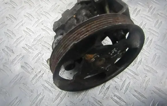 Mitsubishi Colt Power steering pump