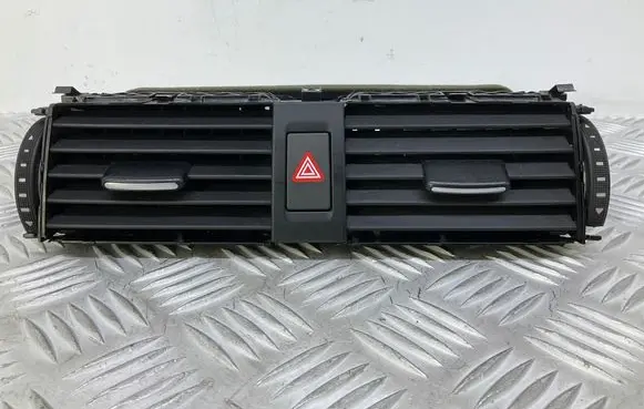 Volkswagen Jetta VI Dash center air vent grill 5C6819728