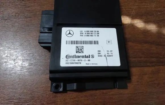Mercedes-Benz SL R231 Trunk lid opening control unit A0009002909
