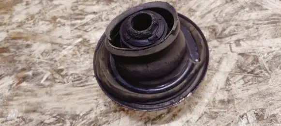 Lexus SC 430 Coil spring mount 