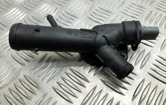 Seat Ibiza IV (6J,6P) Engine coolant pipe/hose 03L121131F