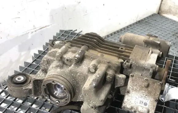 Volkswagen PASSAT B8 Rear differential 