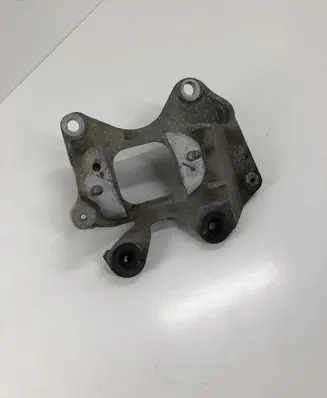 Renault Laguna III Gearbox mounting bracket 112210001R