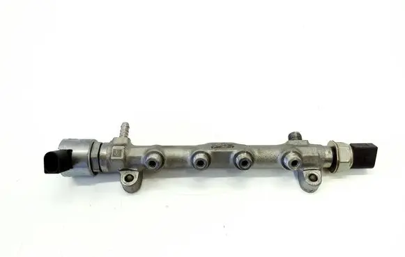 Volkswagen Tiguan Fuel main line pipe 04L130764C 04L906054