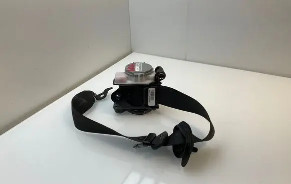 BMW X3 F25 Front seatbelt 3066322 P4TM3357RF HB1714F217