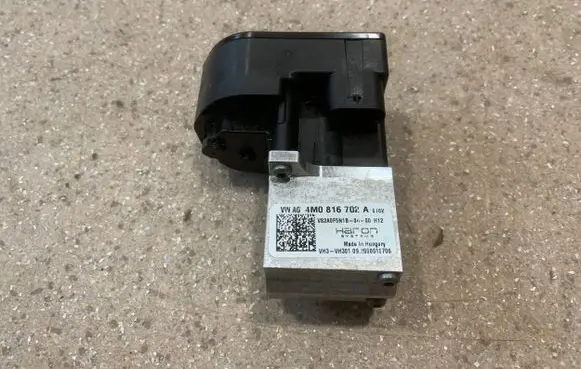 Porsche Taycan 9J1 Air conditioning (A/C) expansion valve 4M0816702A