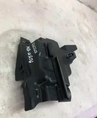 Mercedes-Benz C W206 Fuse box cover A2068850702